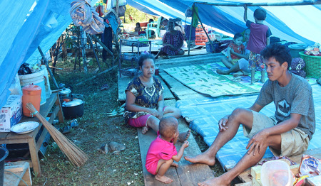 Onderdak en voedsel voor getroffenen aardbeving Sulawesi (Indonesie)