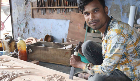 Hossain (Bangladesh) werd meubelmaker en ziet toekomst vol vertrouwen tegemoet
