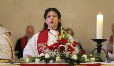 Sally Azar eerste vrouwelijke predikant in Palestina