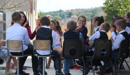 Eenzame kinderen komen even op adem in dagcentra YfC Moldavië