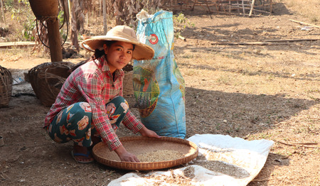 Ondanks conflicten werken jongeren in Myanmar aan zelfstandig bestaan