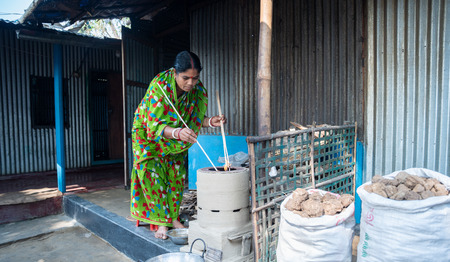 Koken in Bangladesh: minder hout, meer winst 