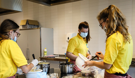 “Er is eigenlijk best veel waar je met ouderen over kunt praten”