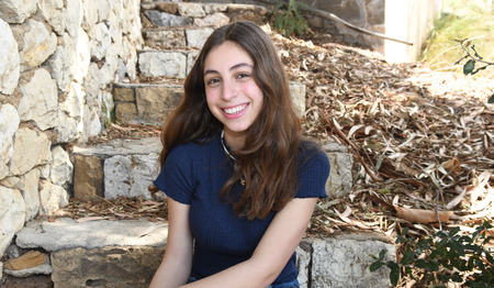 Nour Faysal (17): "Het is belangrijk om te leren hoe je dienend leider wordt in Libanon"
